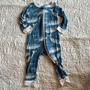 🌈 5 for $20 🌈 Milkbarn Blue Whale Bamboo Zipper Romper 6-9 months